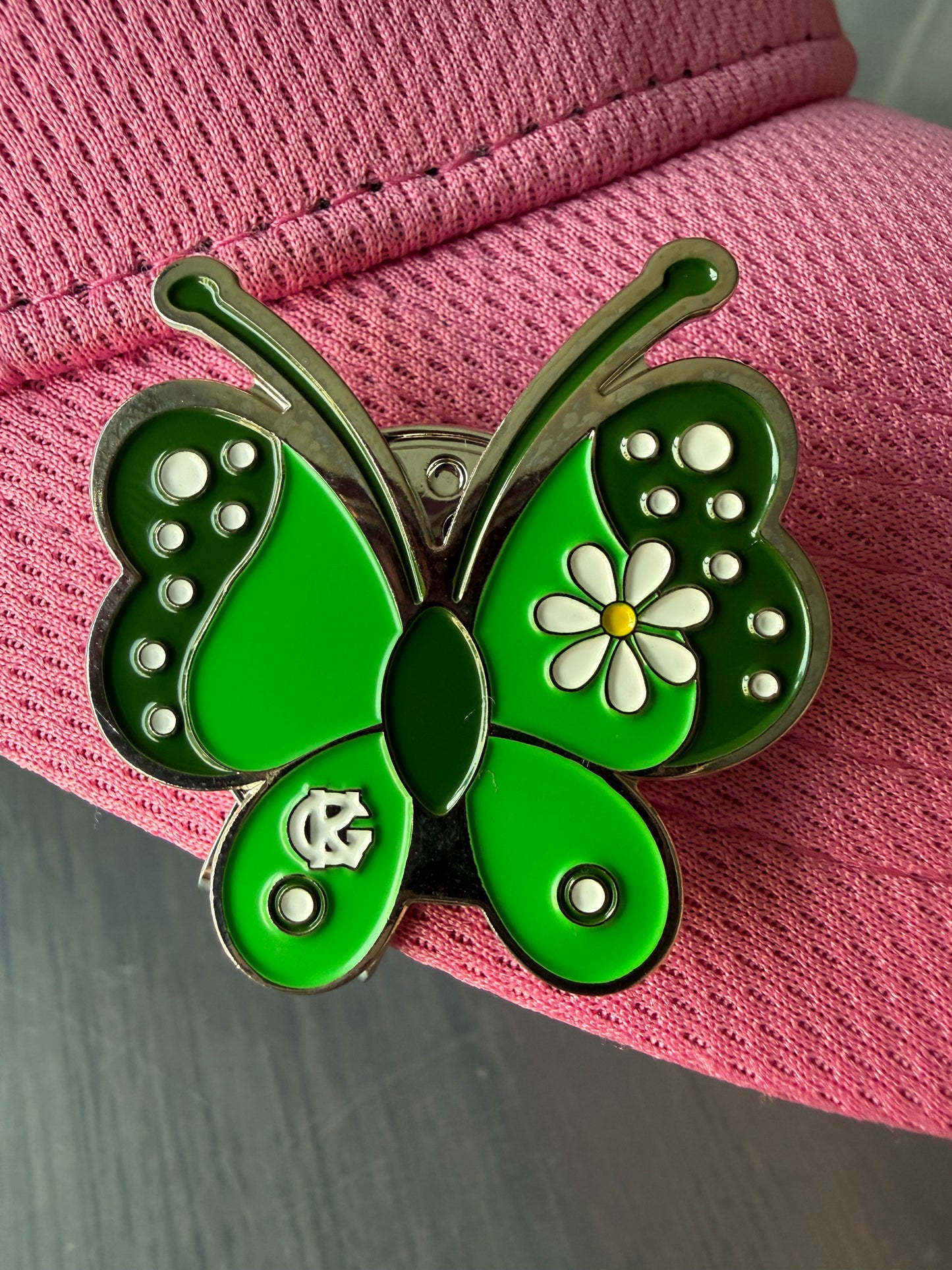 Butterfly ball markers with Hat Clips included.